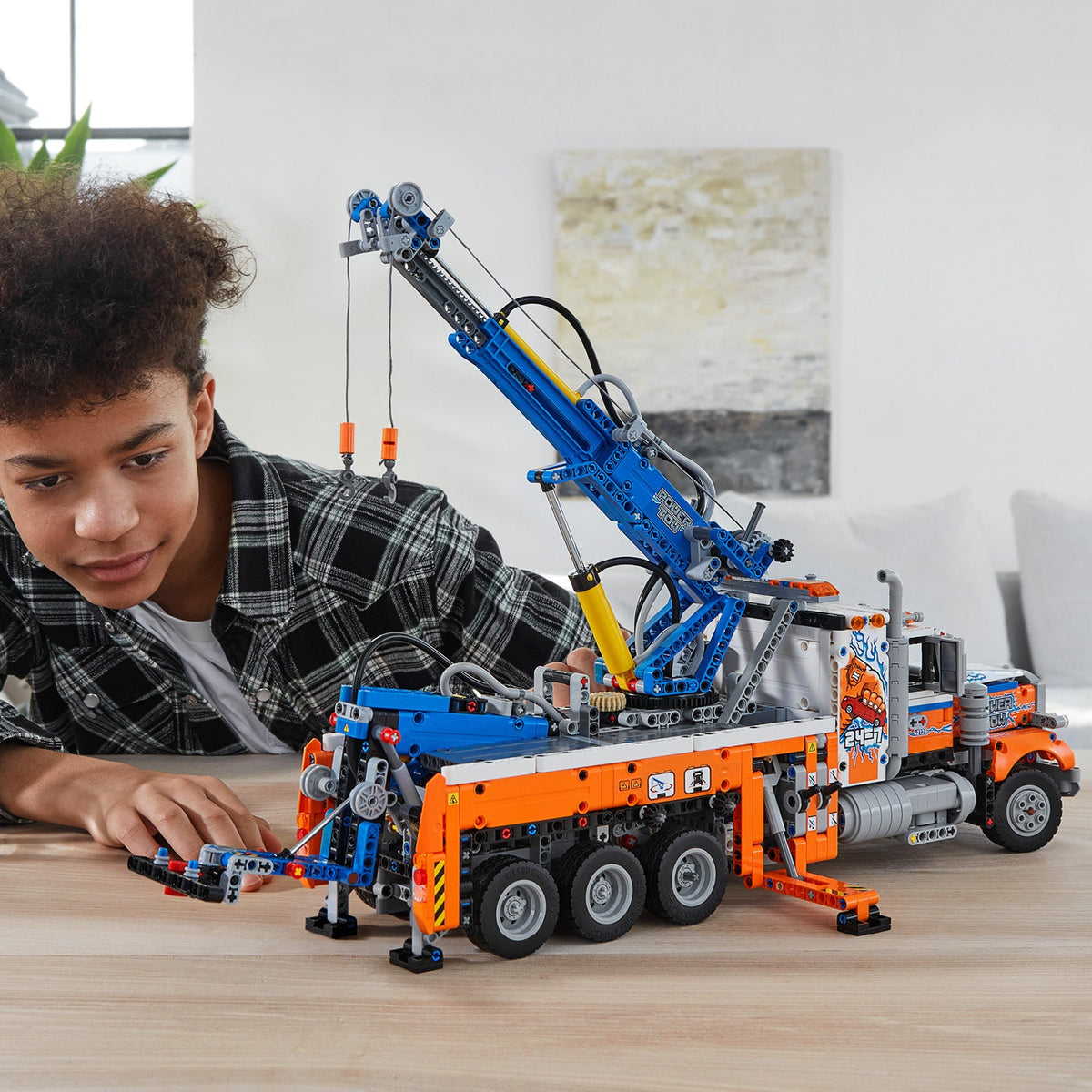 LEGO? Technic Heavy-duty Tow Truck