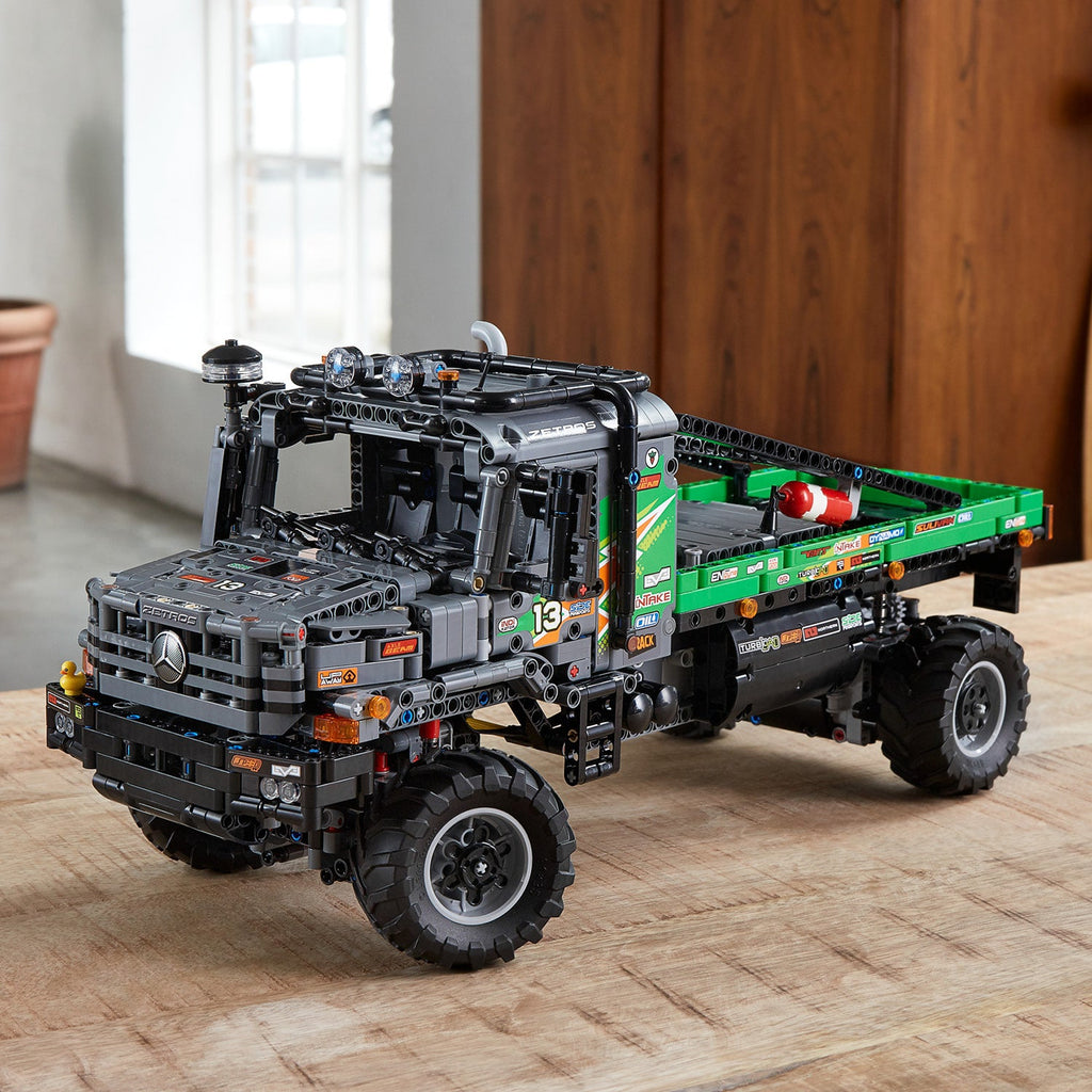 LEGO? Technic 4x4 Mercedes-Benz Zetros Trial Truck