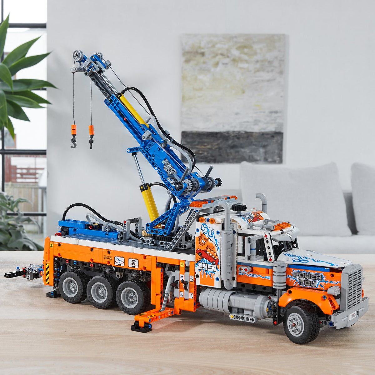 LEGO? Technic Heavy-duty Tow Truck