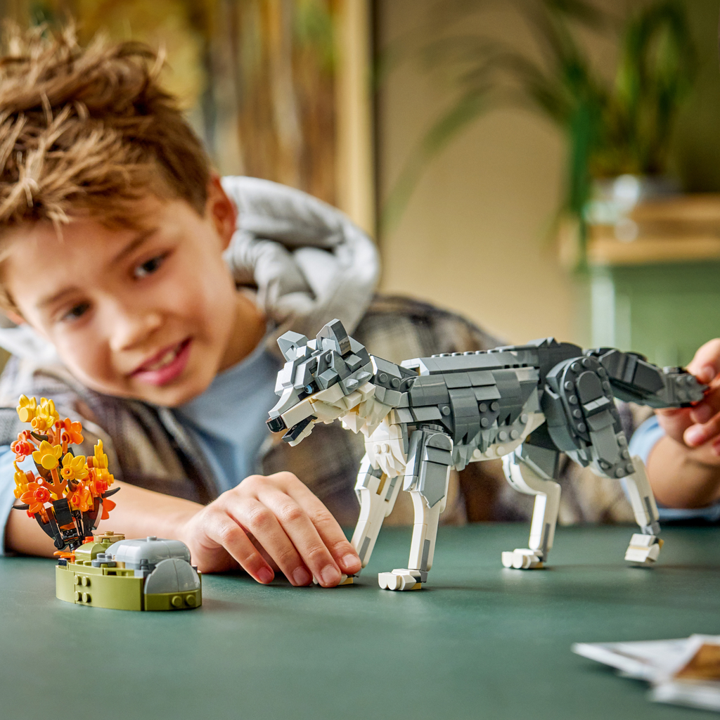 LEGO? Creator Forest Animals: Gray Wolf