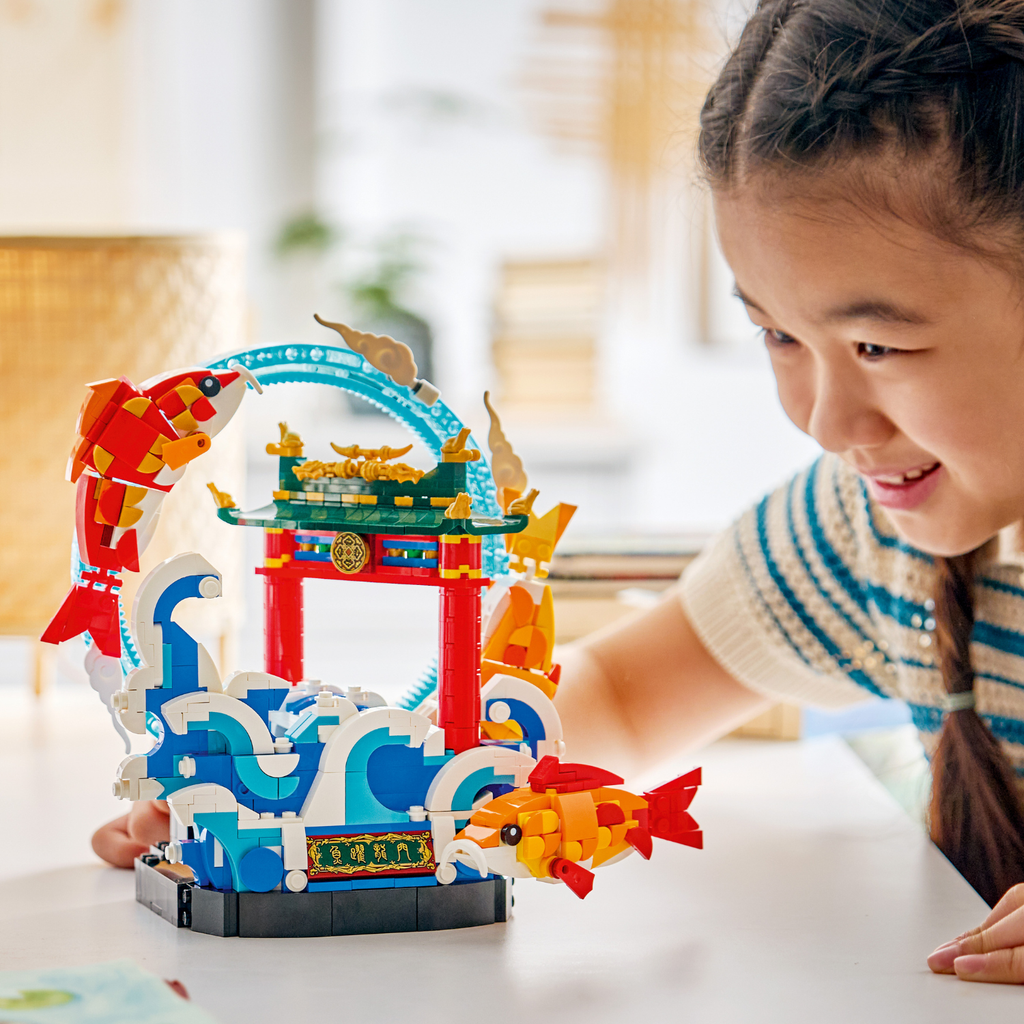 LEGO? Chinese Festivals Prosperity Carp Leaping