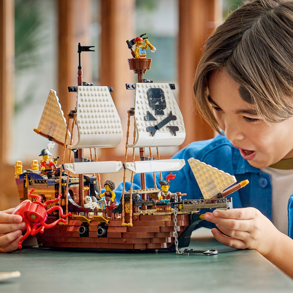 LEGO? Creator Iconic Pirate Ship