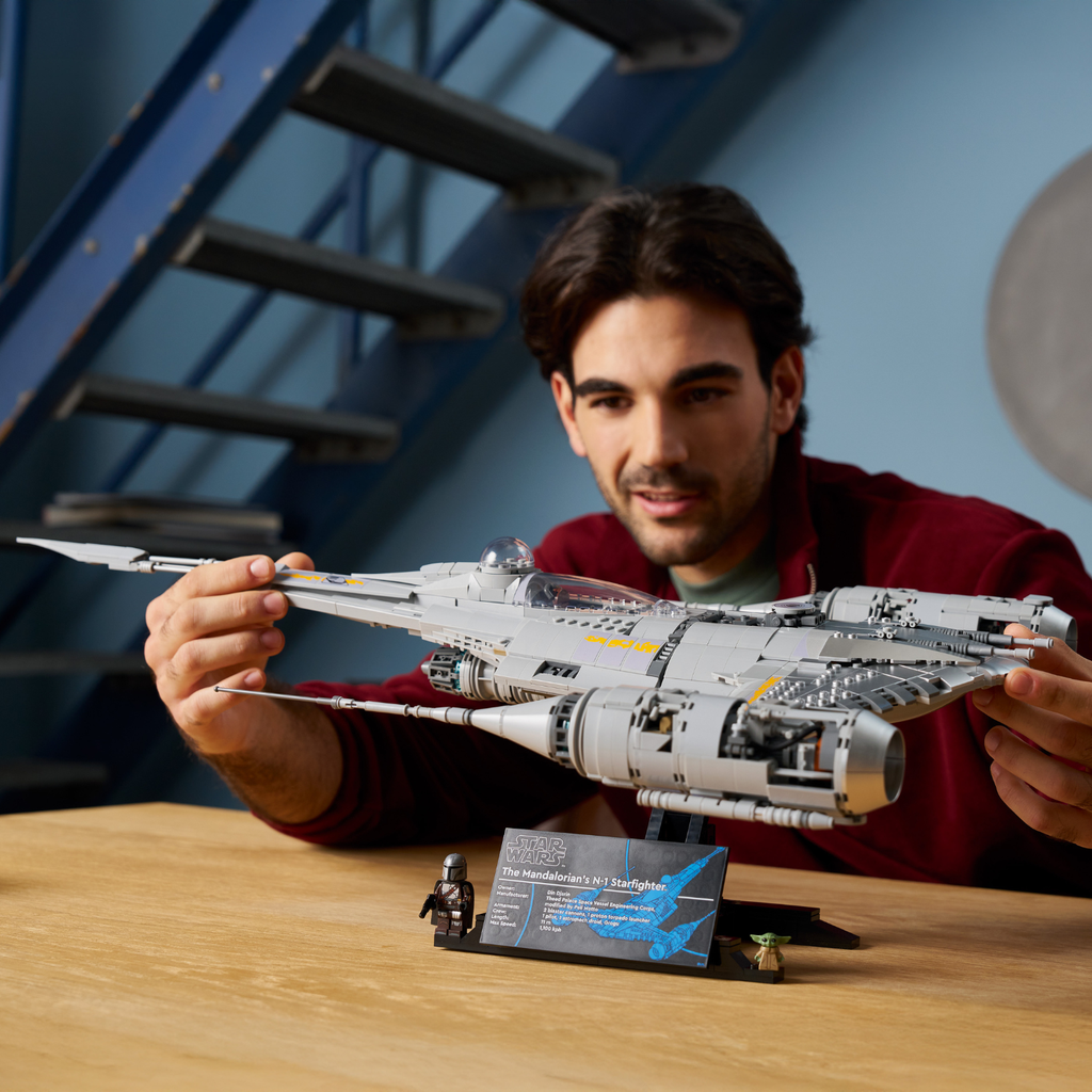 LEGO? Star Wars? The Mandalorian's N-1 Starfighter?