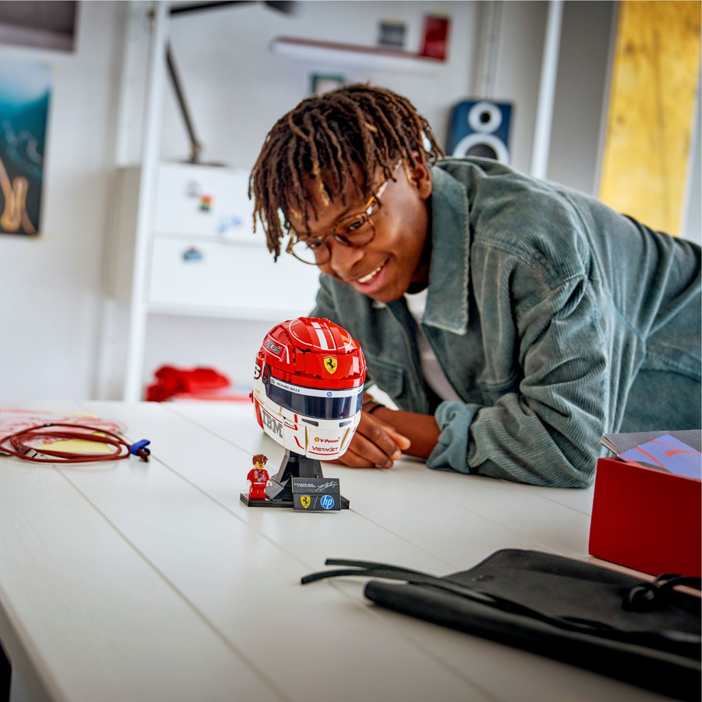 LEGO? Editions Scuderia Ferrari HP Charles Leclerc Helmet