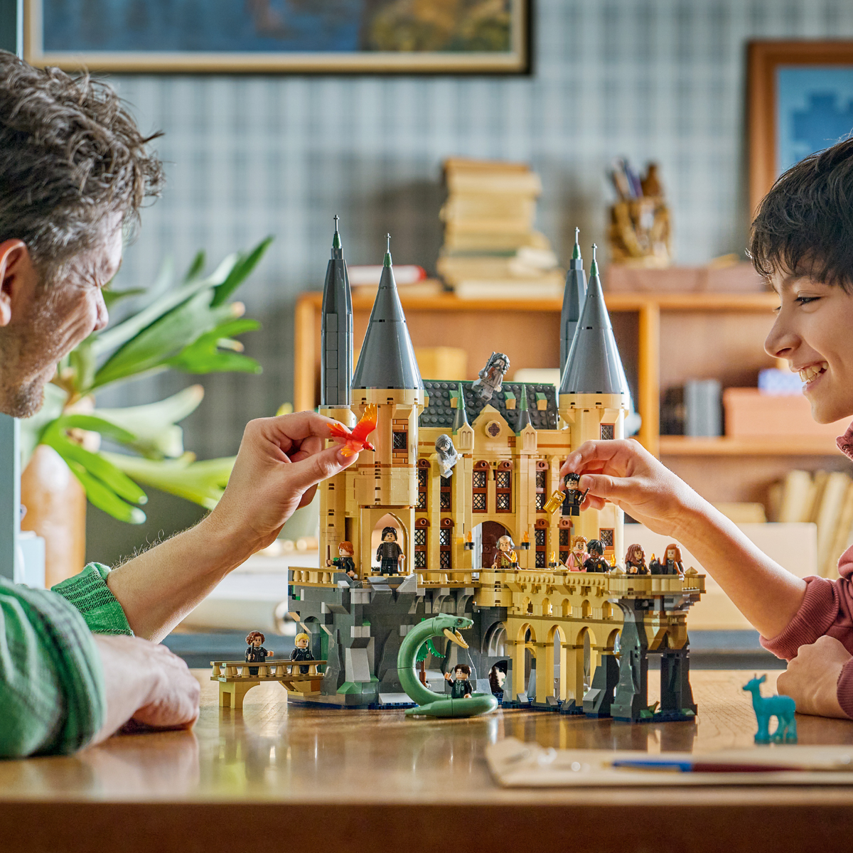 LEGO? Harry Potter? Hogwarts? Castle: East Wing