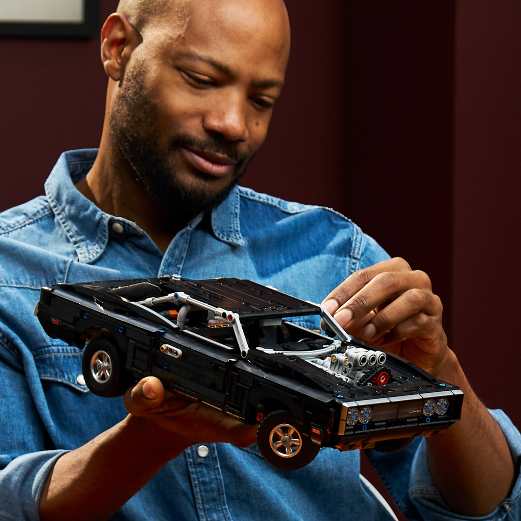 LEGO? Technic Fast and Furious Dodge Charger R/T Car