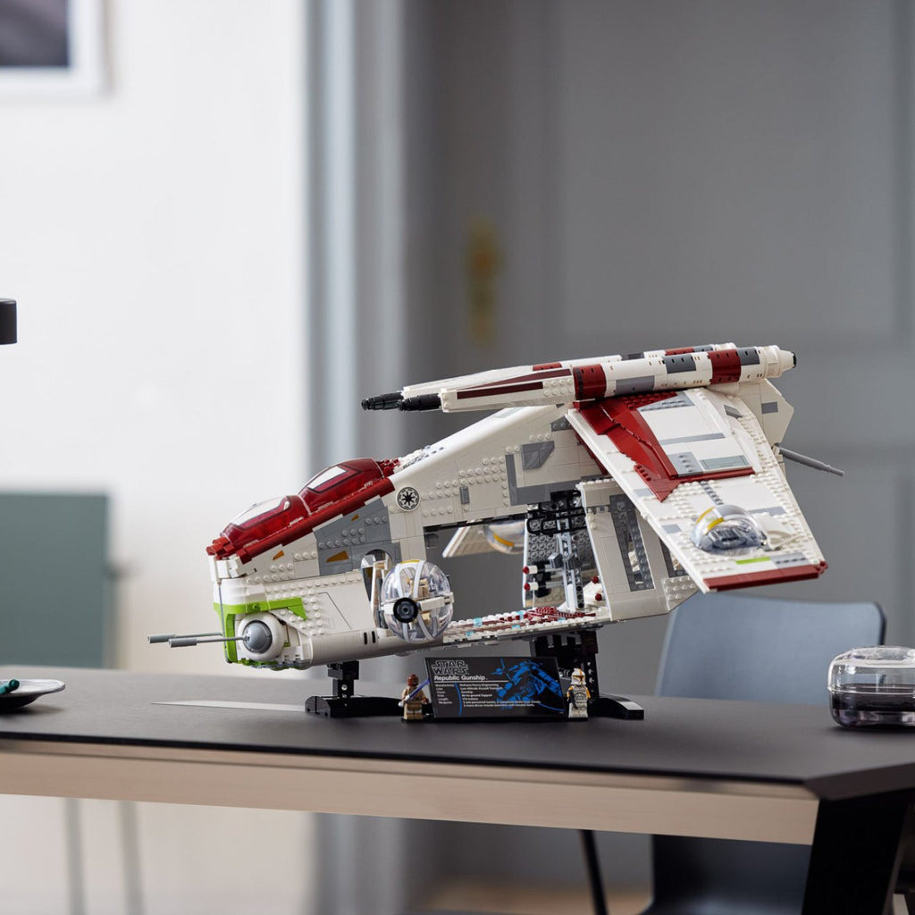 LEGO? Star Wars? Republic Gunship