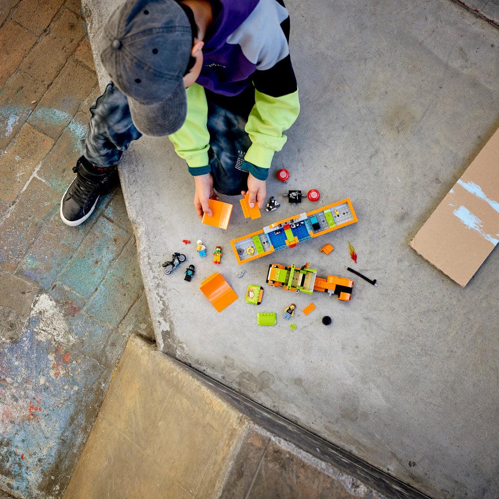 LEGO? City Stunt Show Truck