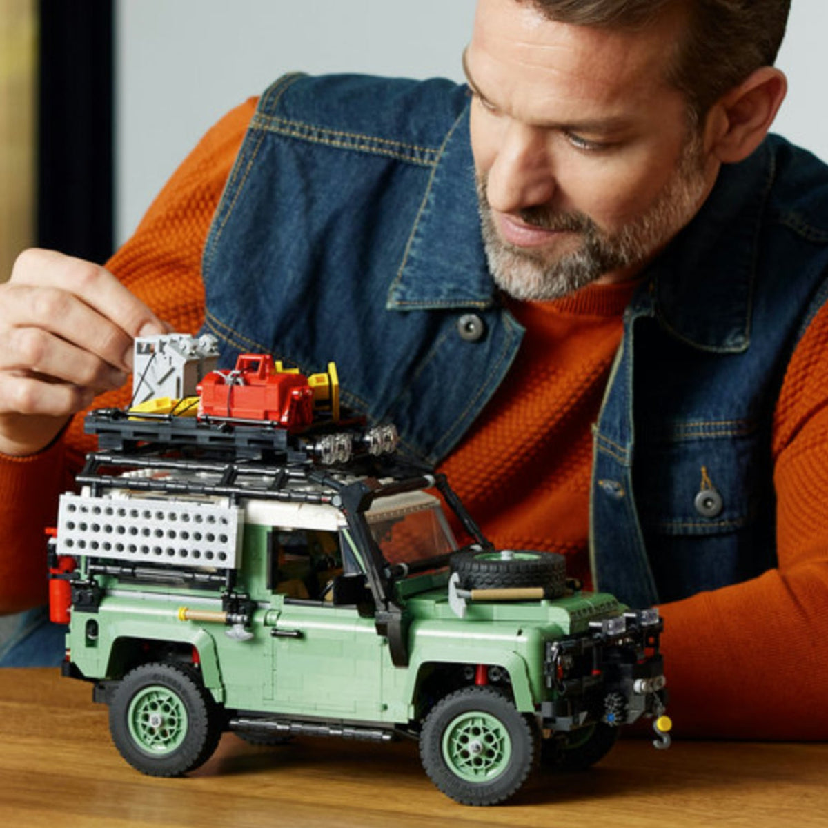 LEGO? Icons Land Rover Classic Defender 90