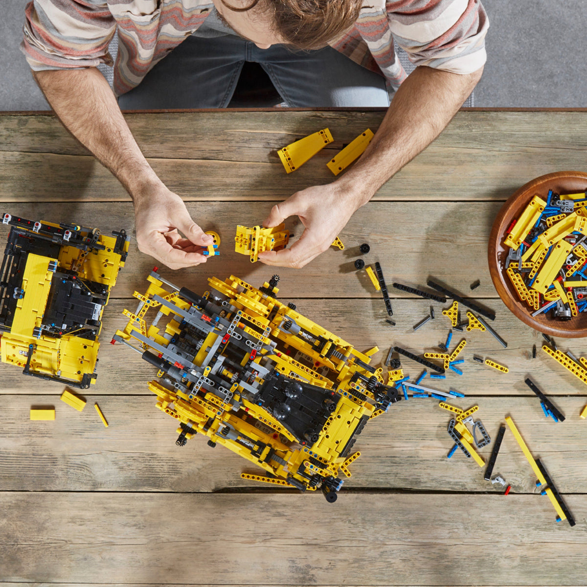 LEGO? Technic App-Controlled Cat? D11?Bulldozer