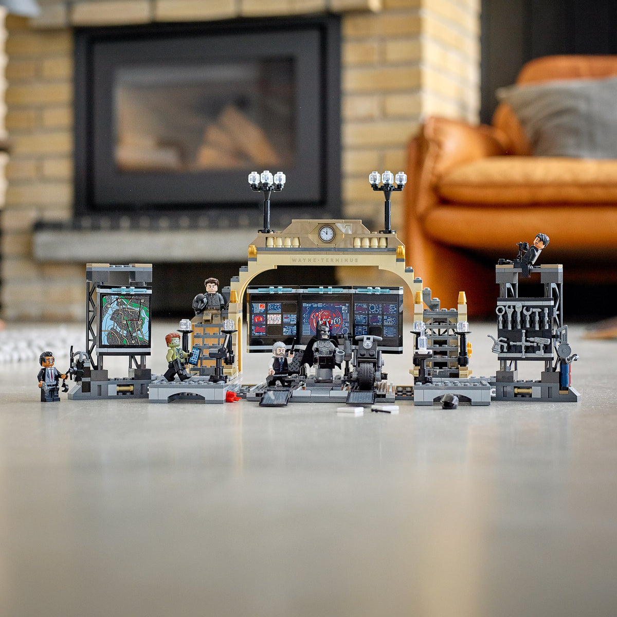 LEGO? DC Batman? Batcave?: The Riddler? Face-off