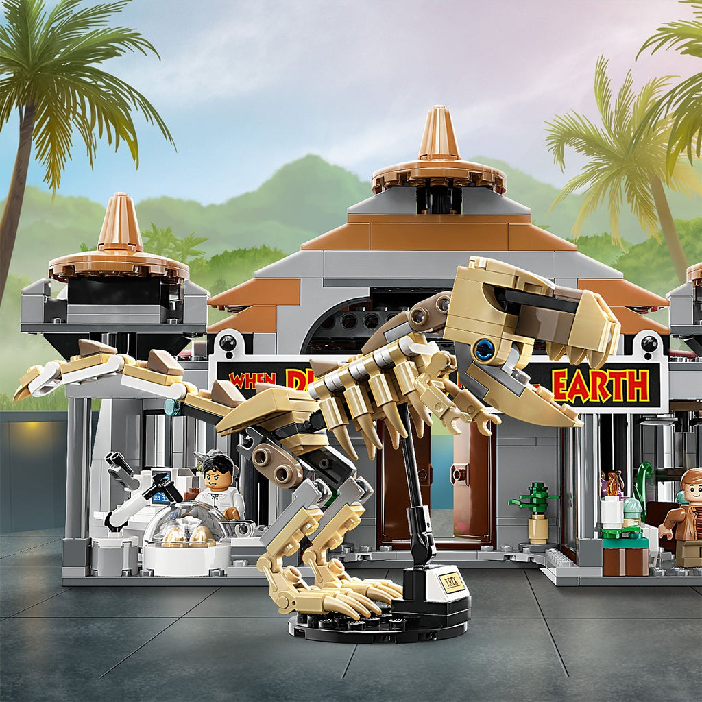 LEGO? Jurassic Park Visitor Center: T. rex & Raptor Attack