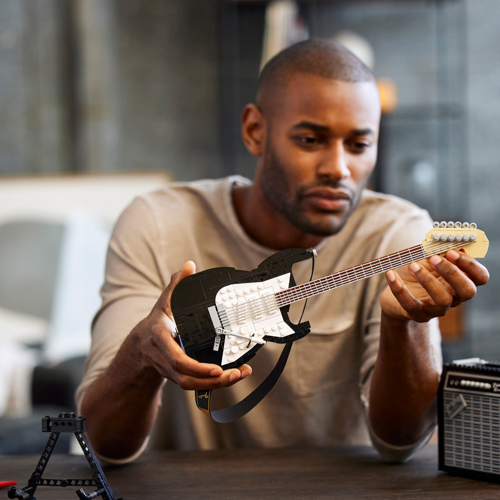 LEGO? Ideas Fender? Stratocaster?