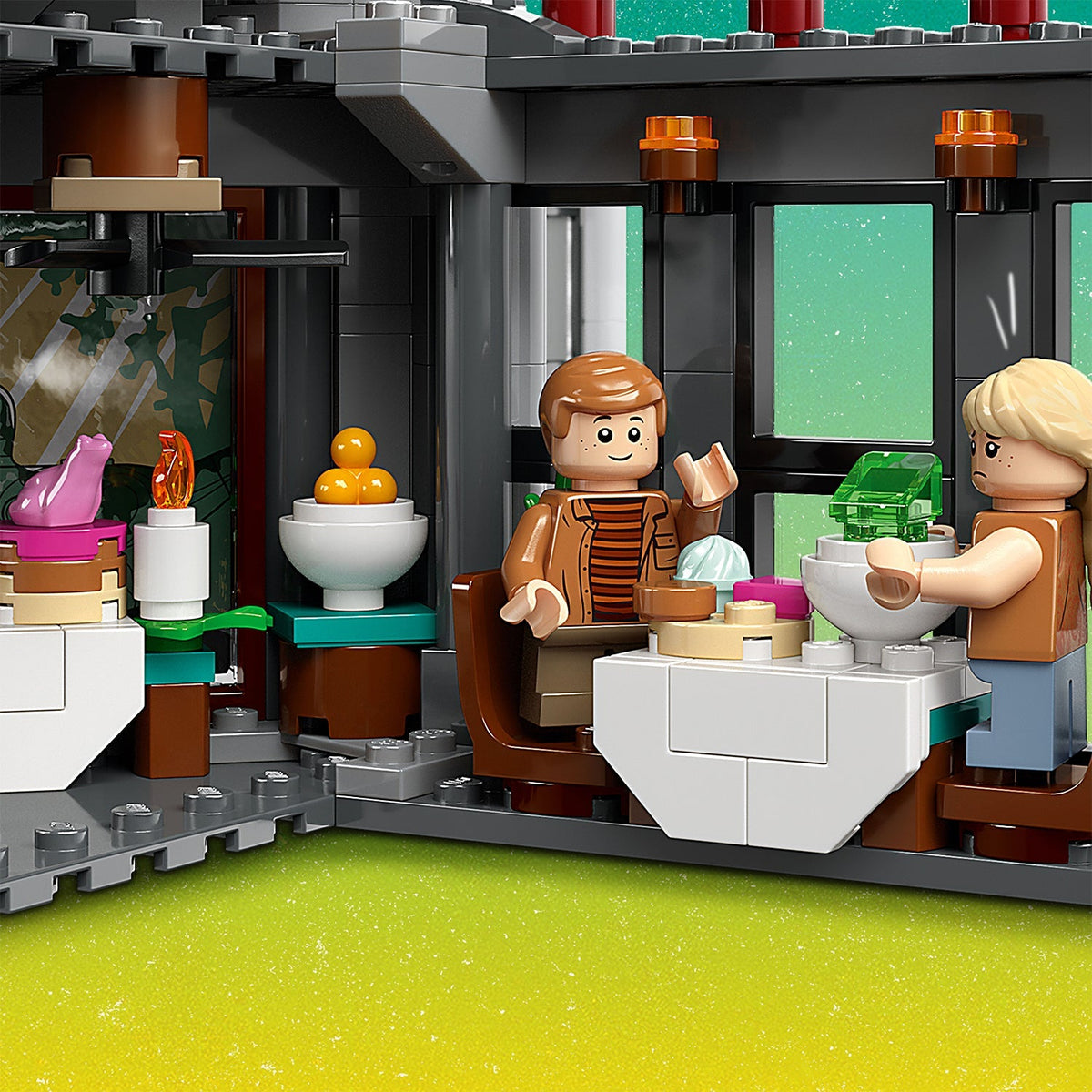 LEGO? Jurassic Park Visitor Center: T. rex & Raptor Attack