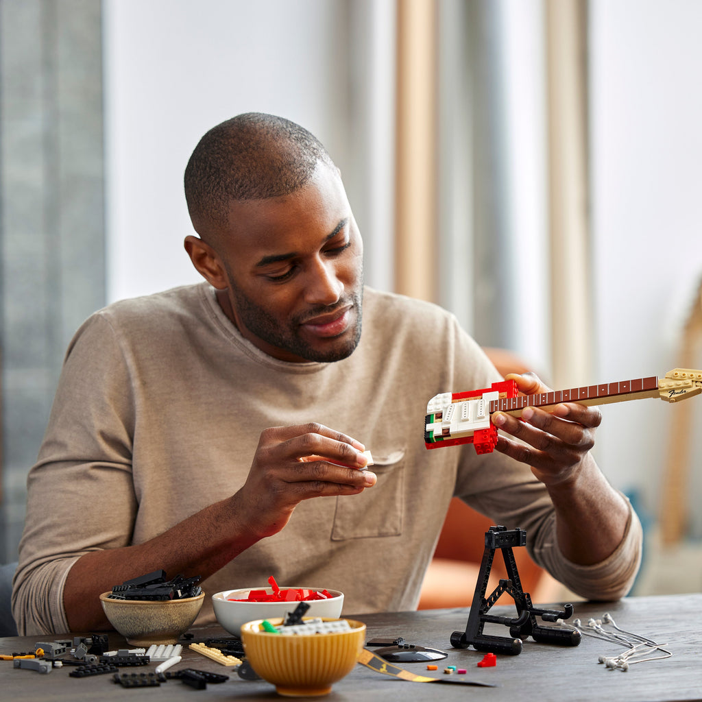 LEGO? Ideas Fender? Stratocaster?